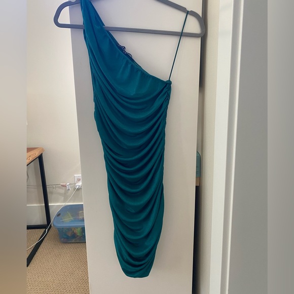 Princess Polly (Lioness) THE GODDESS MINI DRESS FOREST GREEN - Picture 2 of 4